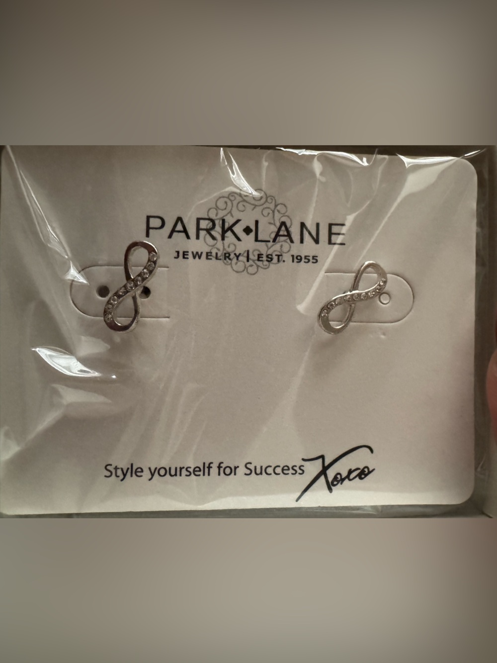Park Lane Infinity Earrings NIB Never Worn